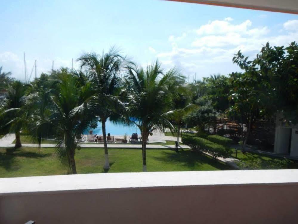 Marina Paraiso Isla Mujeres Hotel Zewnętrze zdjęcie